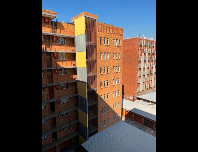 2 BEDROOM APARTMENT FOR SALE IN SUNNYSIDE